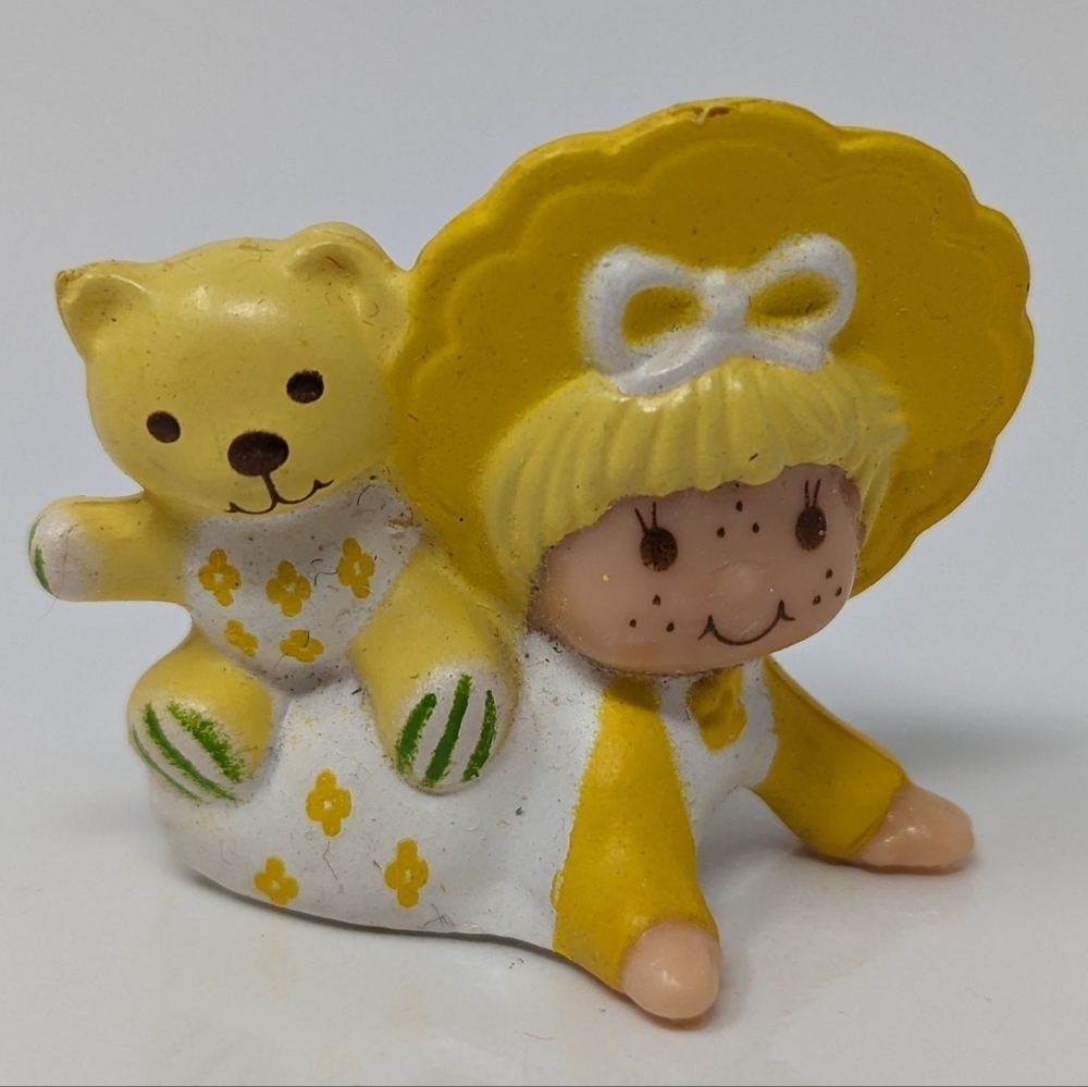 Strawberry Shortcake Miniature Mini Butter Cookie Baby Jelly Bear Vintage PVC - Picture 1 of 7